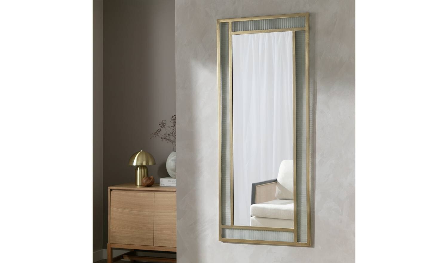 Glass & Brass Ribbed Wall Mirror x Modern Hallway Decor Gold