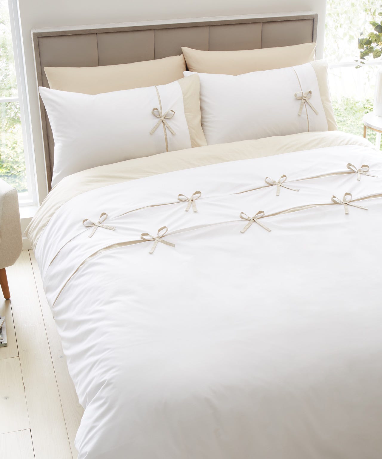 Damart CATHERINE LANSFIELD LOFT MILO BOW DUVET SET