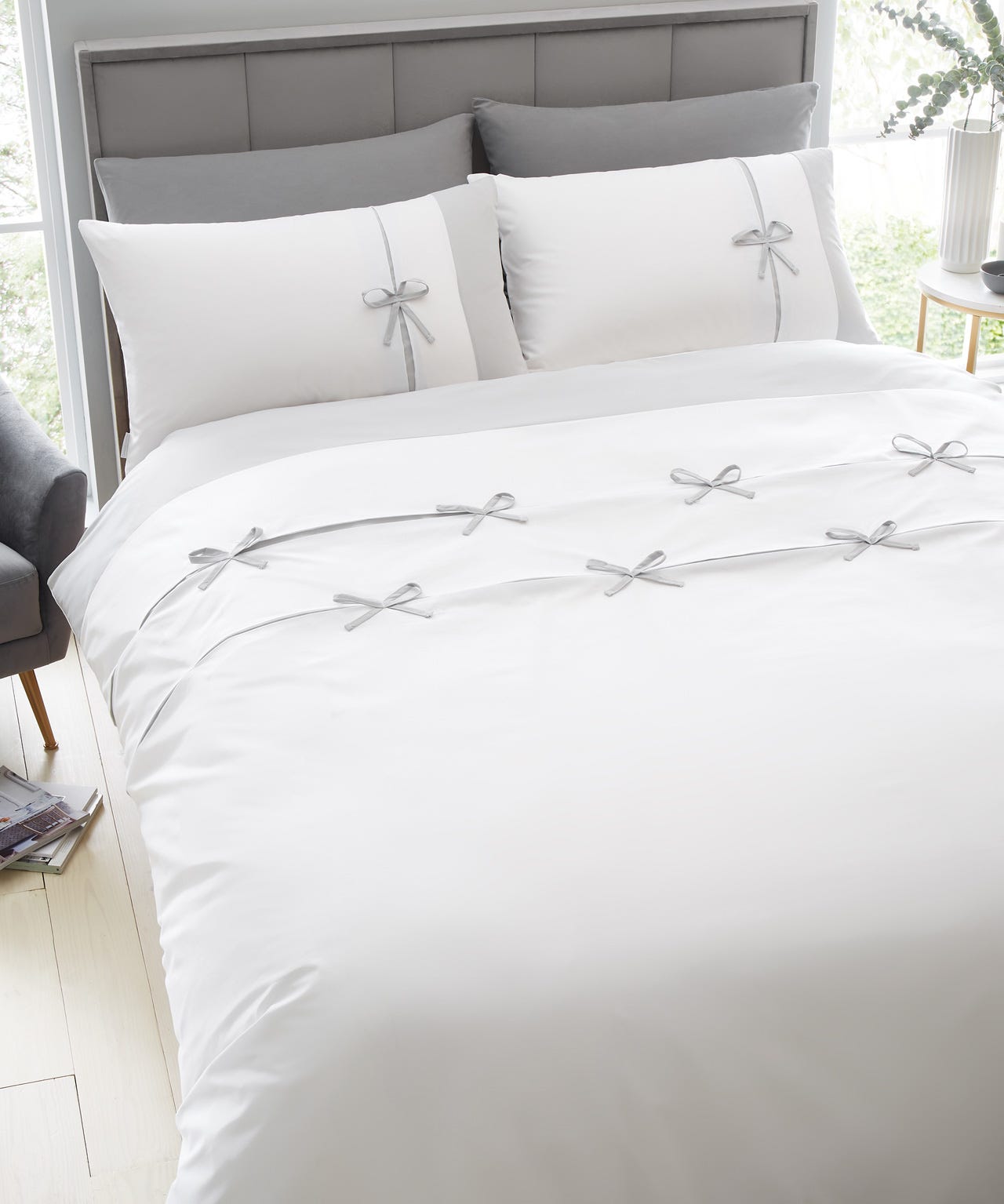 Damart CATHERINE LANSFIELD LOFT MILO BOW DUVET SET