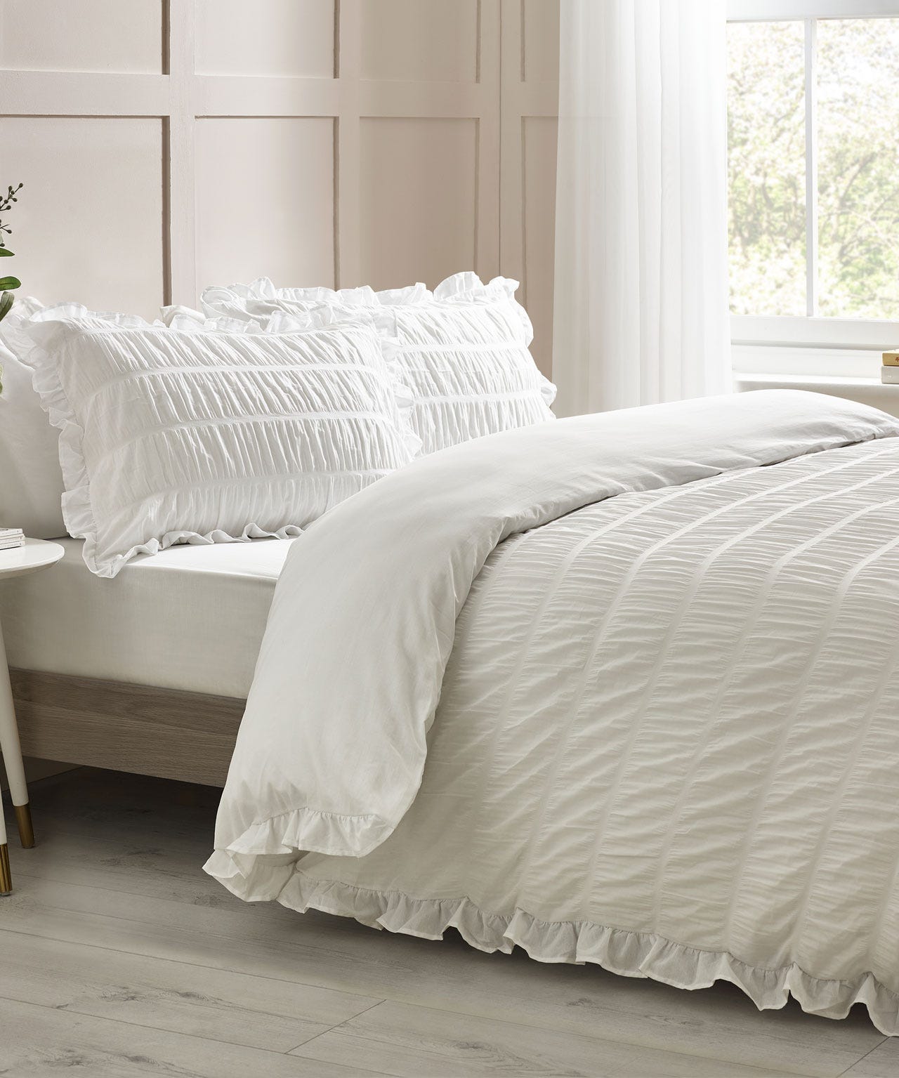 Damart The Catherine Lansfield Loft Seersucker Frill Duvet Set