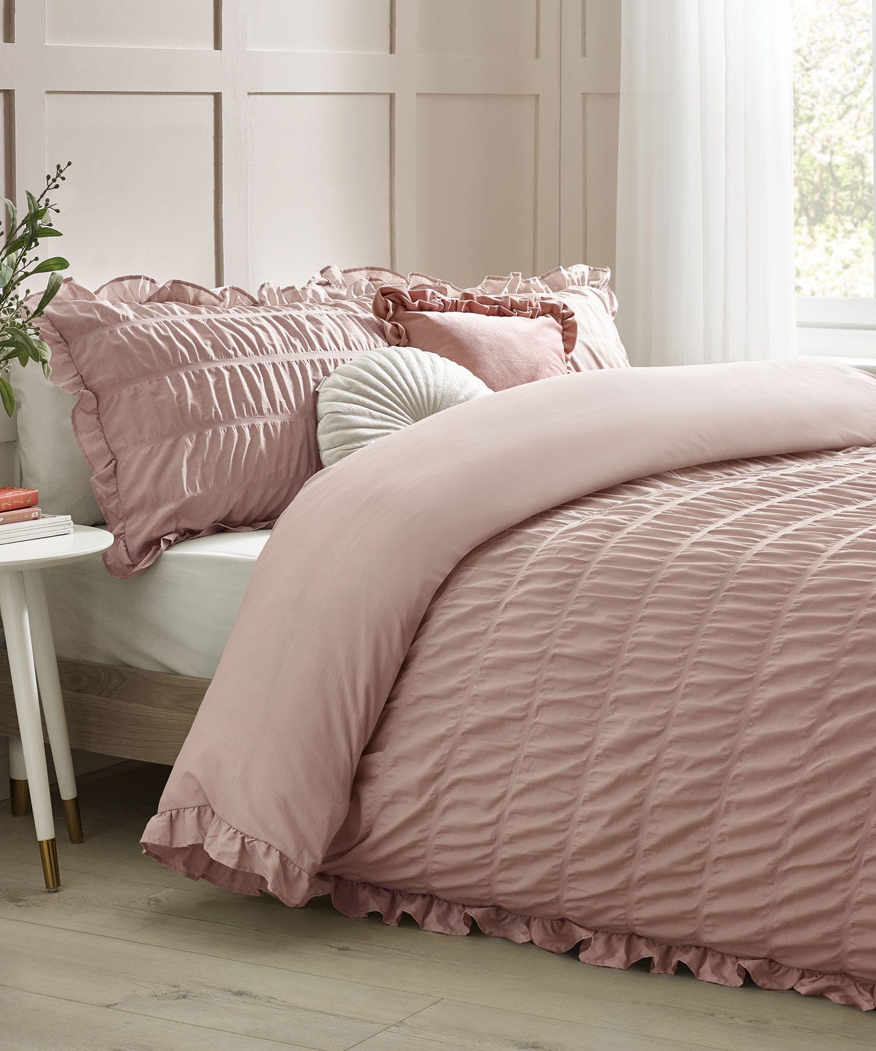 Damart The Catherine Lansfield Loft Seersucker Frill Duvet Set