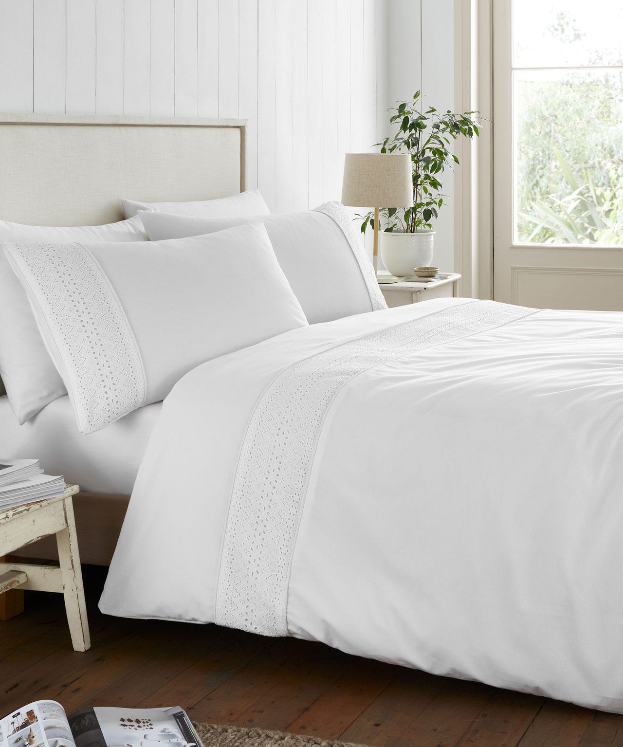 Damart Catherine Lansfield Timeless Broderie Anglaise Duvet Set.
