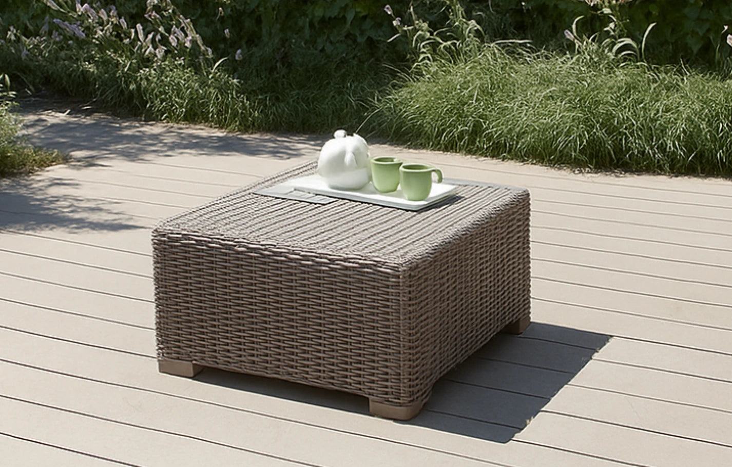 Keter California Taupe Rattan Coffee Table x