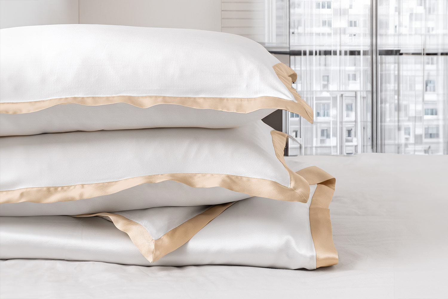Brilliant White & Champagne Oxford Pure Silk Duvet Set - Emperor Super King Pillowcases