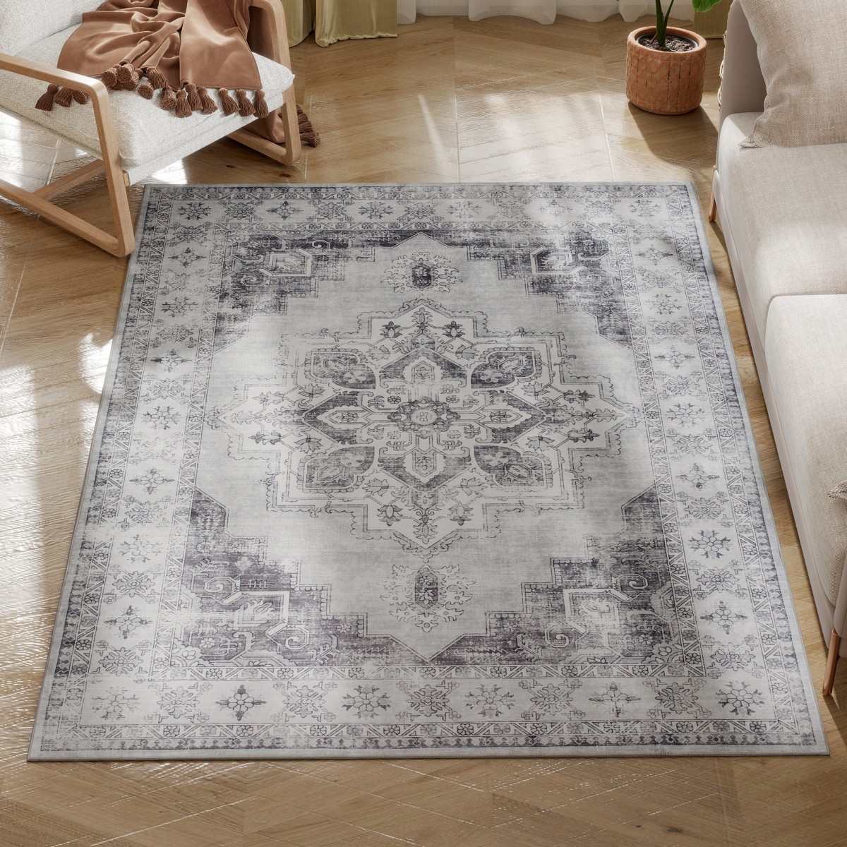 HOMCOM Flannel Non-Slip Washable Rug for Living Room - Grey L x W x .T