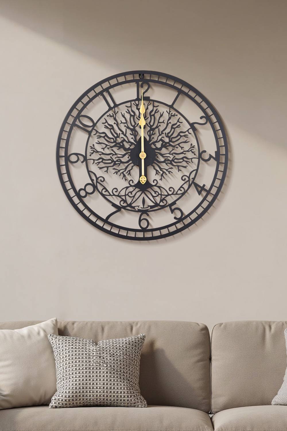 Living And Home Cm Black Metal Arabic Numerals Cut-Out Silent Wall Clock With Tree Carving