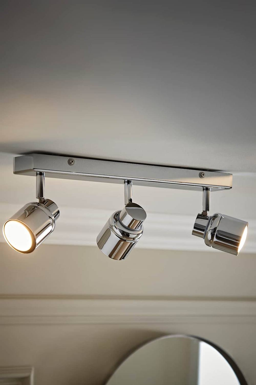 Valuelights Benton Adjustable Spotlight Ip Rated Bathroom Bar Ceiling Light In Silver