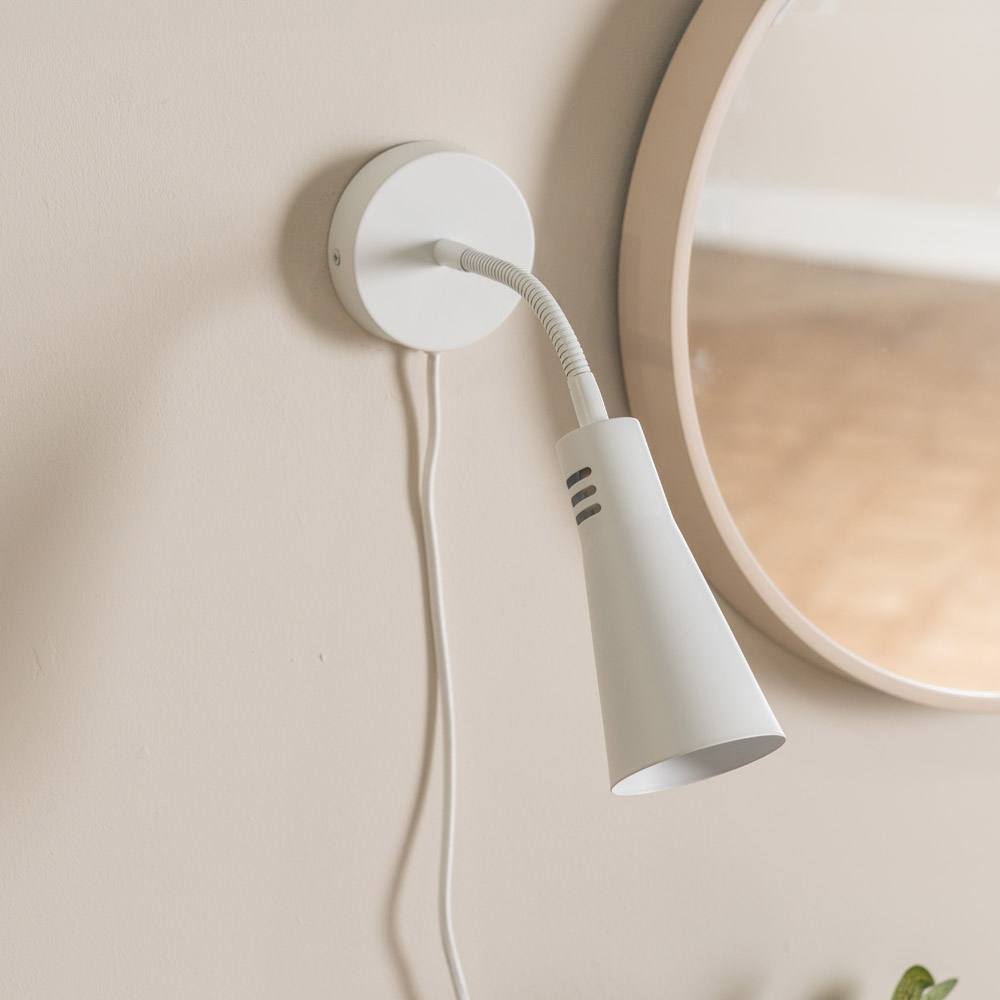 Valuelights Plug In White Flexible Gooseneck Wall Light