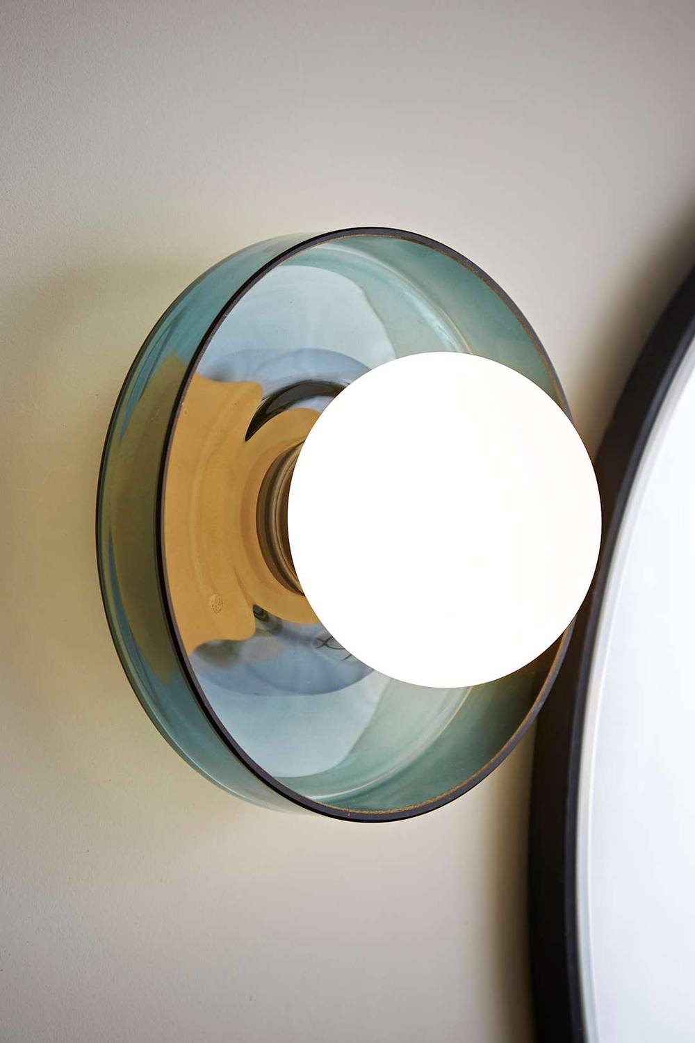 Valuelights Newbury Glass Plate With Globe Shade Ip Bathroom Wall Light In Jade