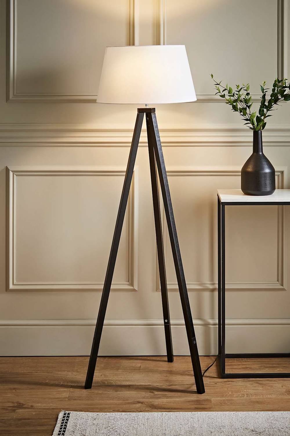 Valuelights Barbro Black Wood Tripod Floor Light Lamp With Xl Taper Shade In White