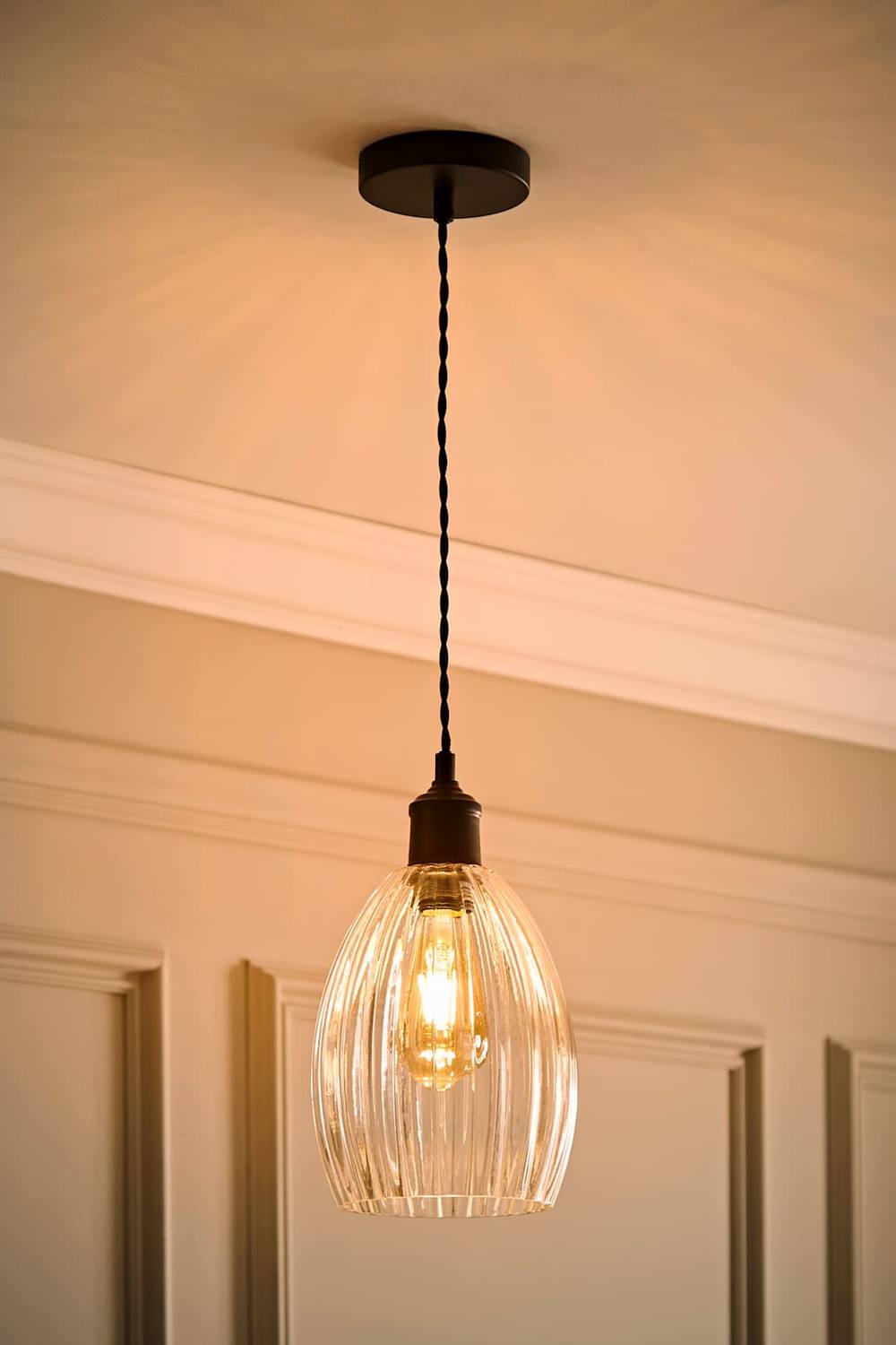 Valuelights Cheltenham Clear Ribbed Glass Dome Pendant Ceiling Light With Bulb In Black