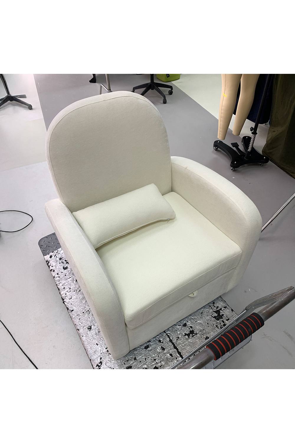 Living And Home Swivel Chenille Upholstered Single Sofa Armchair In Beige