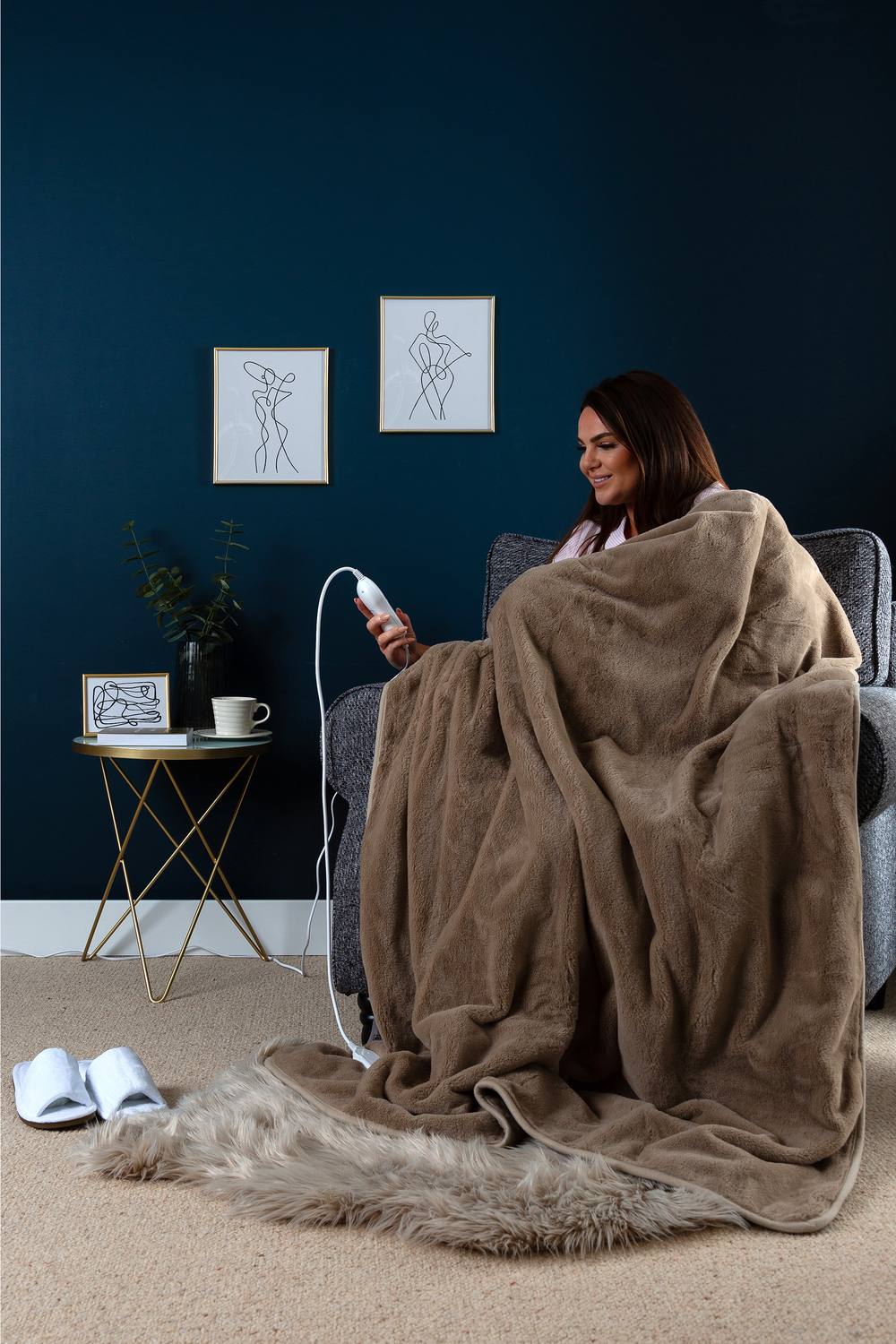 Slumberdown Elegantly Warm Luxury Electric Blanket Heated Throw In Brown