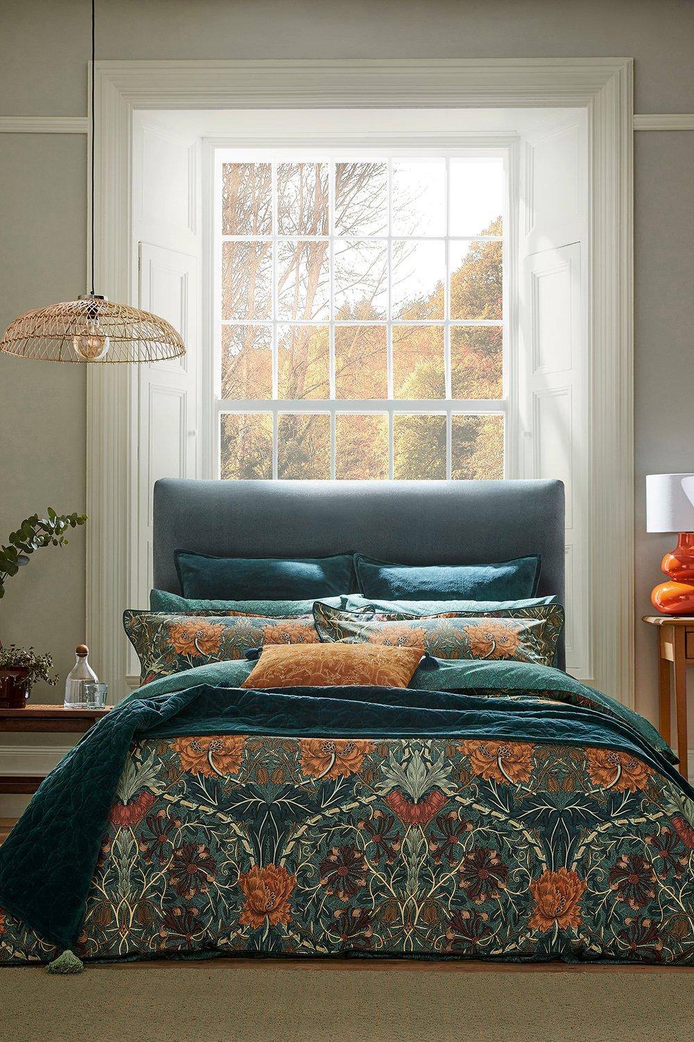 Morris & Co 'honeysuckle & Tulip' Cotton Duvet Cover Set In Teal
