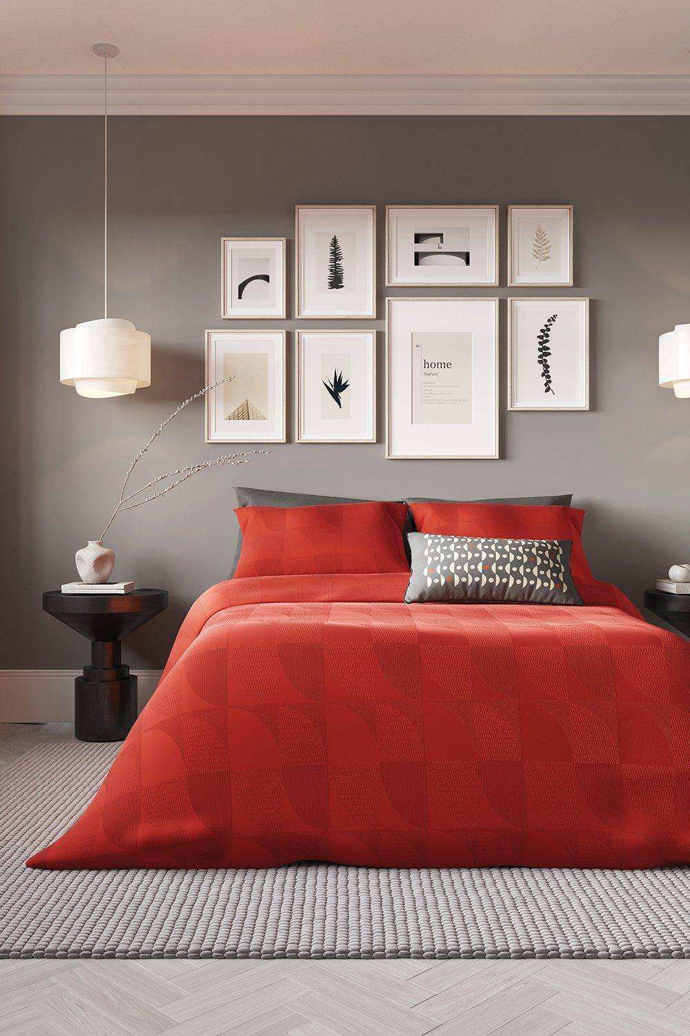 Helena Springfield 'axel' Duvet Cover Set In Red