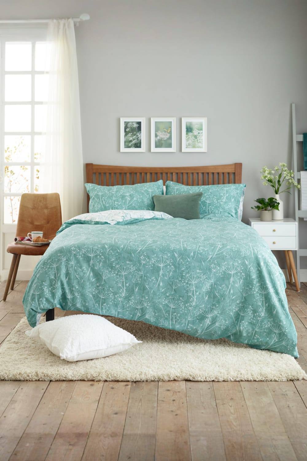 Deyongs Cow Parsley Cotton Rich Duvet Cover Set - Printed Thread Count Soft Bedding In Green