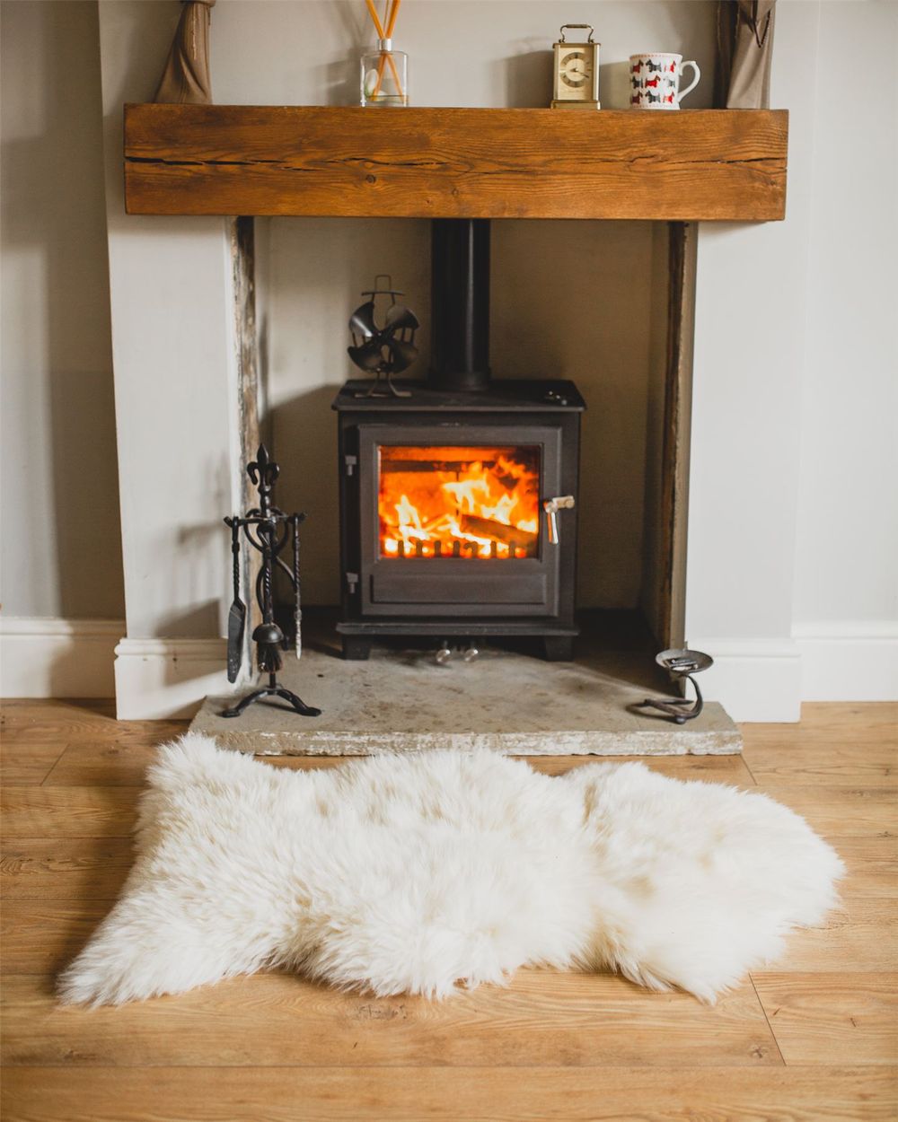 Natural Sheepskin Rug Single Pelt - Natural Ivory & Cream Colouring
