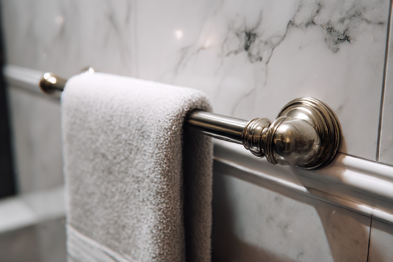 bathroom_towel_rod_ideas__ultra_real_8k_stylish_home_dcor._No_4cd363b2-8082-4ea9-a025-cd9aa956716e_1